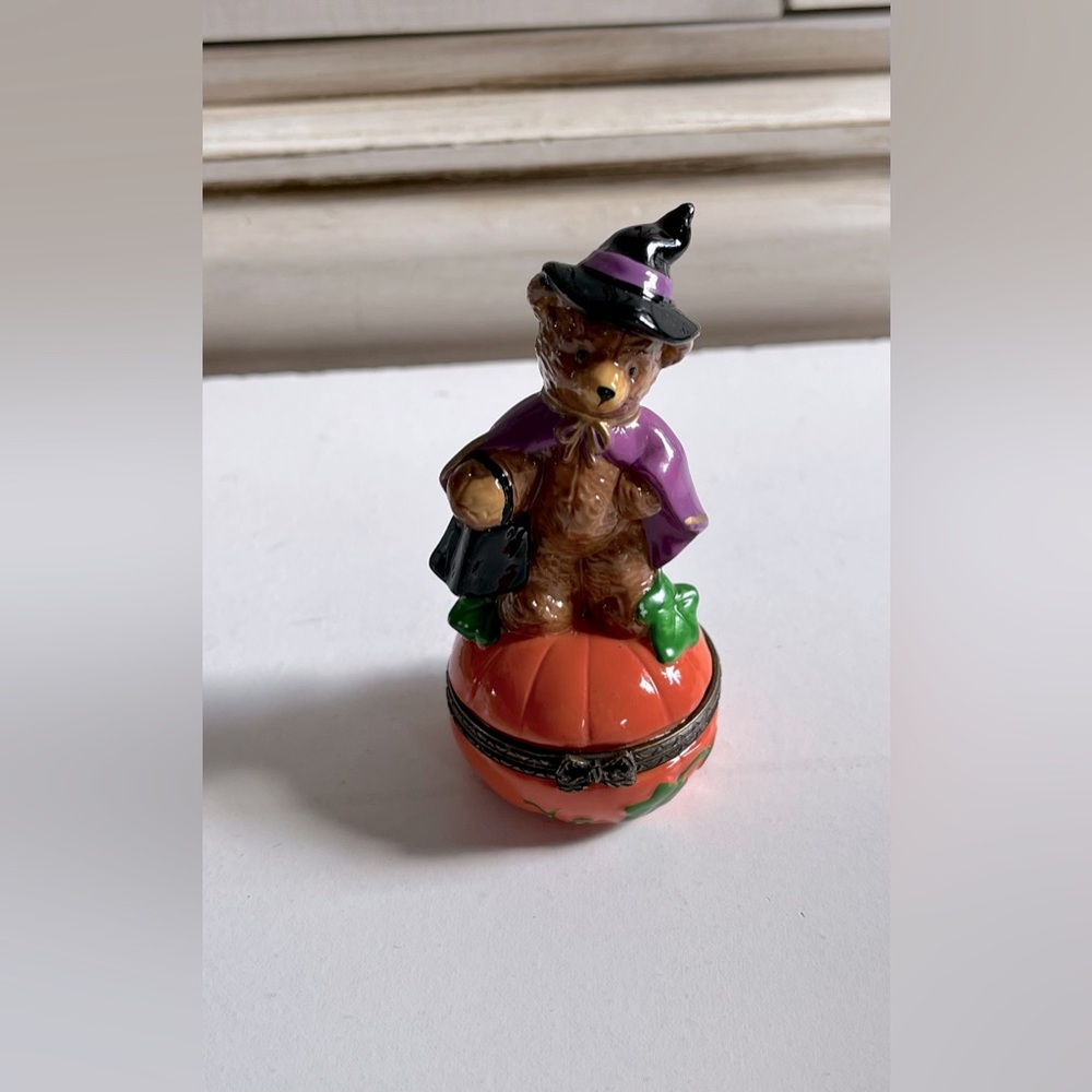 Vintage Midwest Cannon Fall Porcelain Teddy Bear
October Halloween Trinket Box